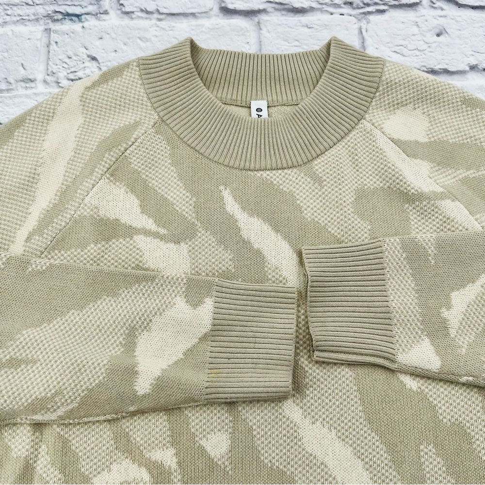 Athleta Jacquard Crew Sweater Womans Size Small Tan White Floral Long sleeve - Picture 2 of 10